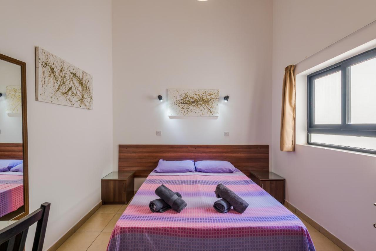 Blue Harbour 2 Bedroom Seafront Apartments With Stunning Seaviews - By Getawaysmalta خليج سانت بول المظهر الخارجي الصورة